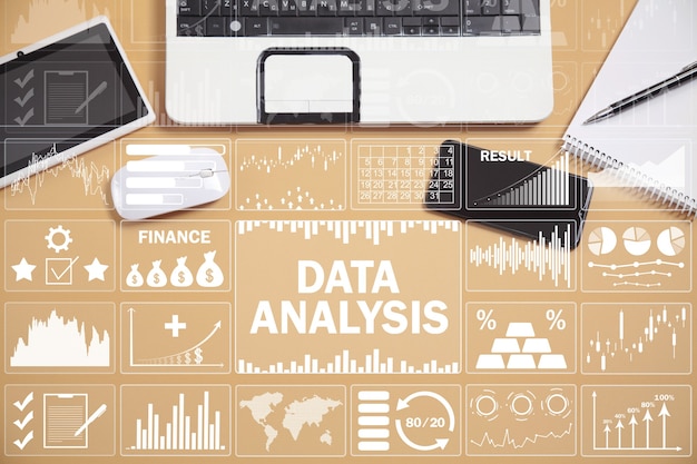 Uma Tela de Computador Exibindo Vários Gráficos de Lucro e Gráficos de Tendência do Mercado de Ações, Representando a Análise de Dados em Finanças e Negócios.